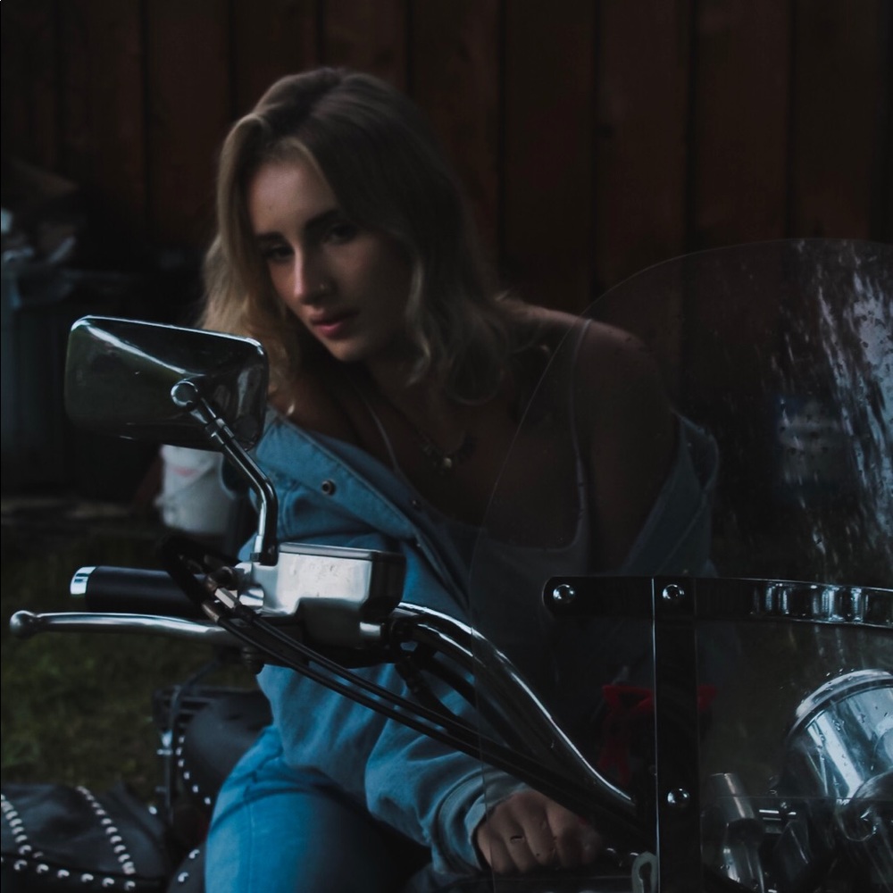 Meet your Posher, Maite